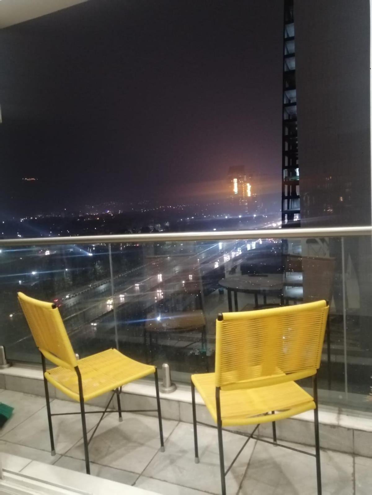 Modern 1-Bedroom On Top Floor With Scenic Views At Elysium Islamabad Exterior foto